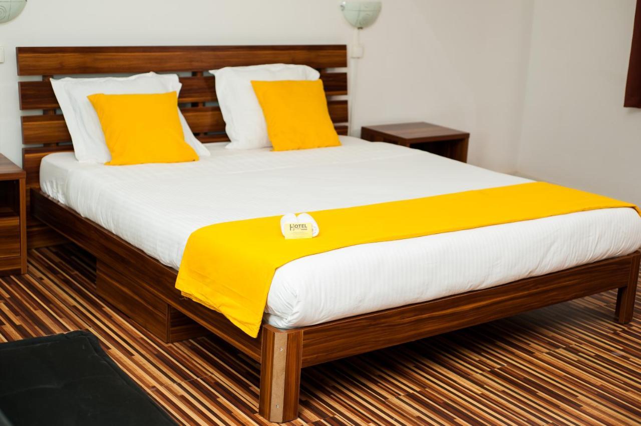 Hotel Le Pousse Pousse Antananarivo Esterno foto