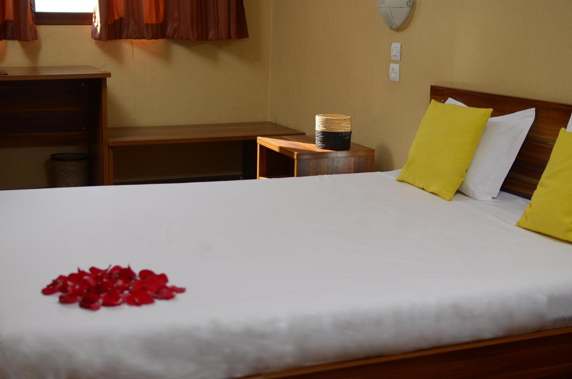 Hotel Le Pousse Pousse Antananarivo Esterno foto
